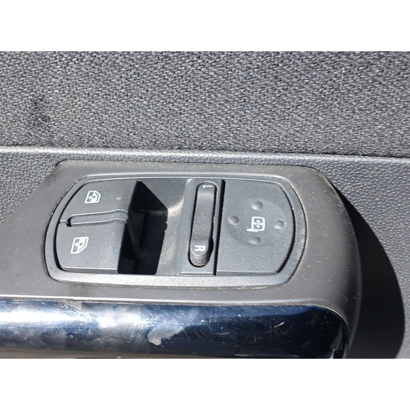 Recambio de mando elevalunas delantero izquierdo para opel corsa d (s07) 1.2 (l08, l68) referencia OEM IAM   