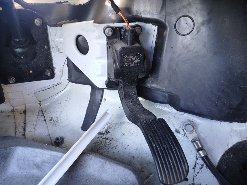 Recambio de pedal acelerador para mercedes-benz sprinter 3-t furgoneta (b906) 216 cdi (906.611, 906.613) referencia OEM IAM A447