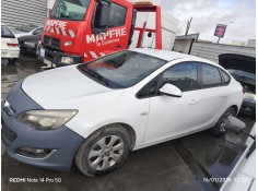opel astra j sedán del año 2014 2