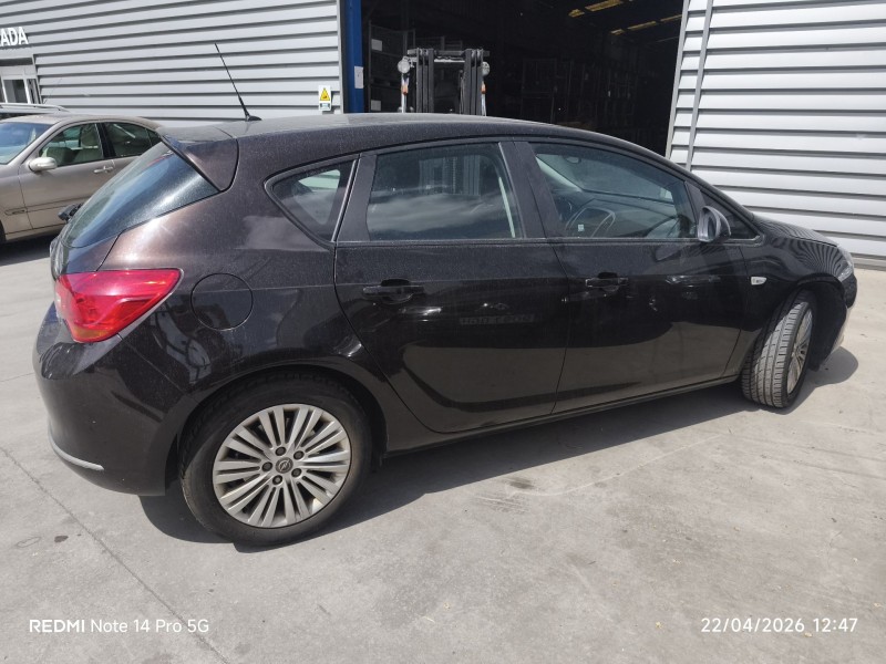 opel astra j (p10) del año 2013