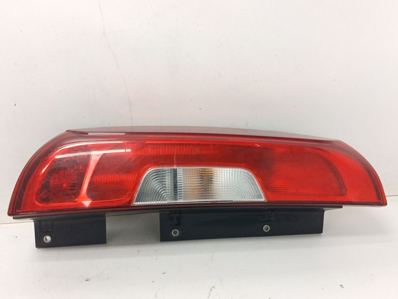 Recambio de piloto trasero derecho para fiat doblo cargo (263_) 1.4 natural power referencia OEM IAM 52044717 02066099900010 