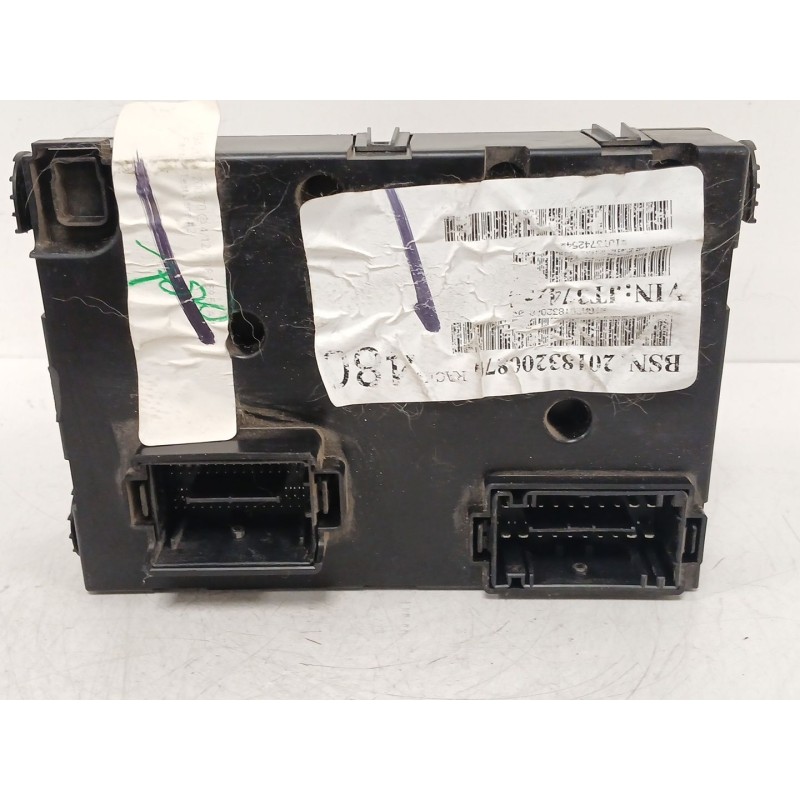 Recambio de caja reles / fusibles para jeep compass (mp, m6, mv, m7) 1.4 multiair referencia OEM IAM P68381687AD  