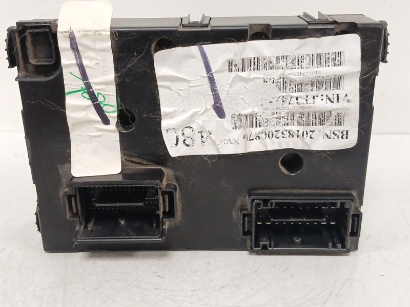 Recambio de caja reles / fusibles para jeep compass (mp, m6, mv, m7) 1.4 multiair referencia OEM IAM P68381687AD  