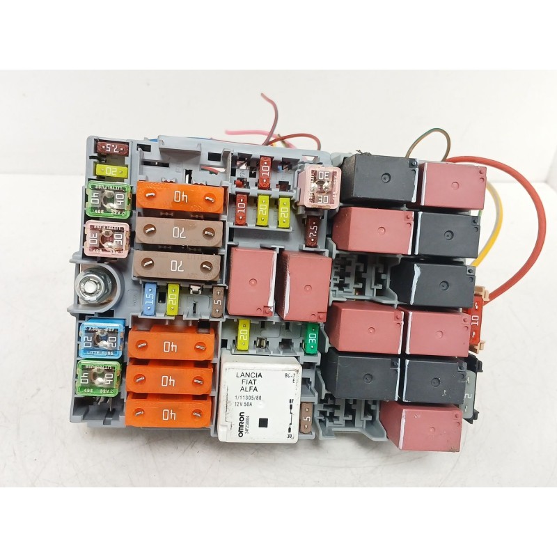 Recambio de caja reles / fusibles para jeep compass (mp, m6, mv, m7) 1.4 multiair referencia OEM IAM 51987784 AD25A078 