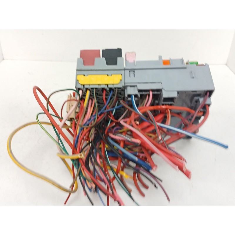 Recambio de caja reles / fusibles para jeep compass (mp, m6, mv, m7) 1.4 multiair referencia OEM IAM 51987784 AD25A078 