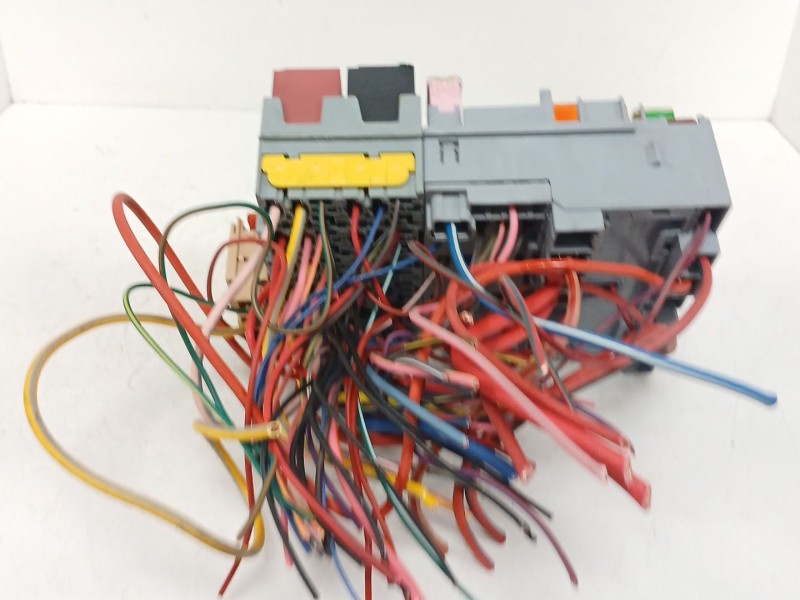 Recambio de caja reles / fusibles para jeep compass (mp, m6, mv, m7) 1.4 multiair referencia OEM IAM 51987784 AD25A078 