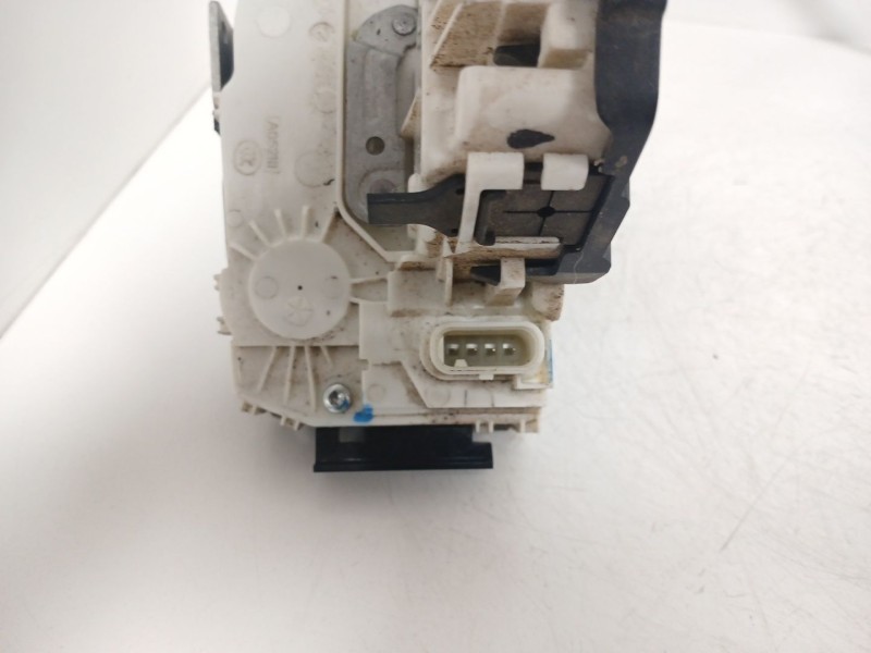 Recambio de cerradura puerta trasera izquierda para jeep compass (mp, m6, mv, m7) 1.4 multiair referencia OEM IAM   