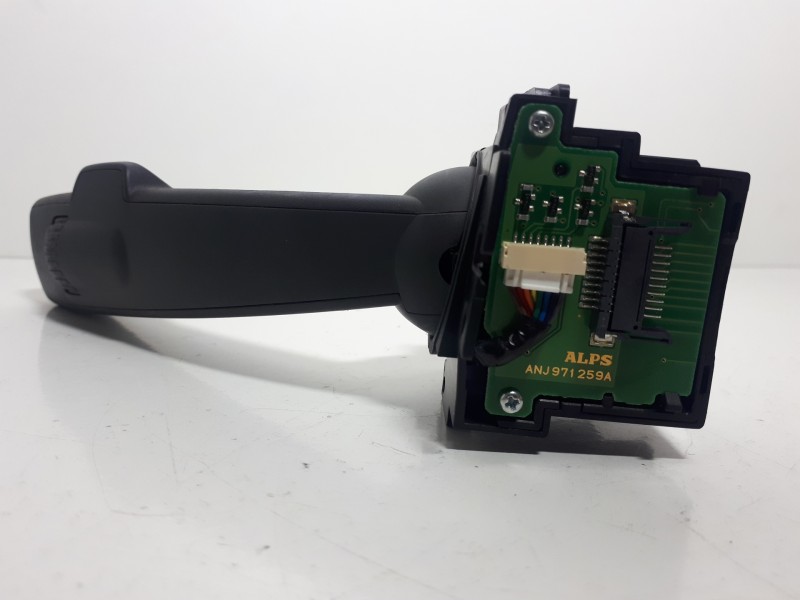 Recambio de mando limpia para volvo v40 cross country basis referencia OEM IAM 3139007 FBYDA 