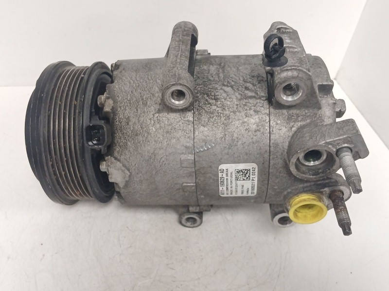 Recambio de compresor aire acondicionado para ford fiesta vi (cb1, ccn) 1.5 tdci referencia OEM IAM   
