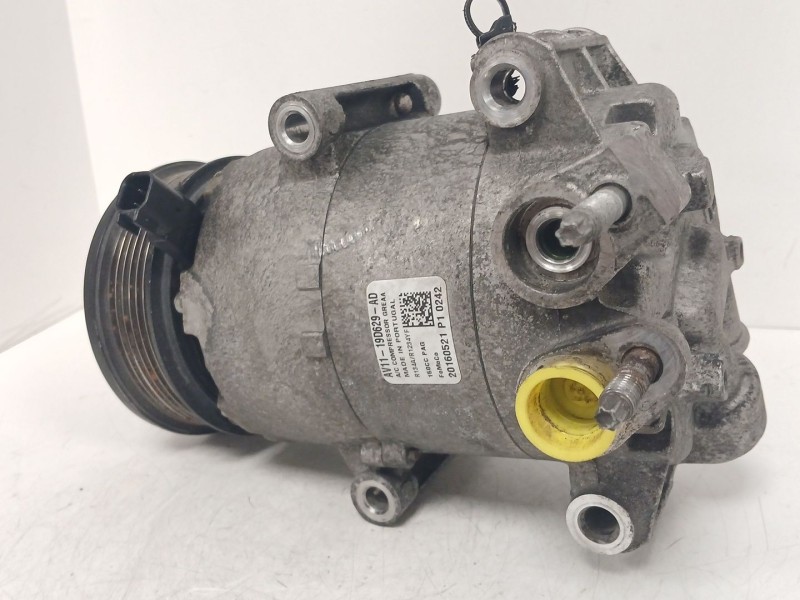 Recambio de compresor aire acondicionado para ford fiesta vi (cb1, ccn) 1.5 tdci referencia OEM IAM   