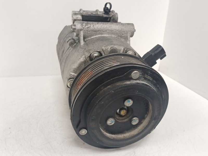 Recambio de compresor aire acondicionado para ford fiesta vi (cb1, ccn) 1.5 tdci referencia OEM IAM   