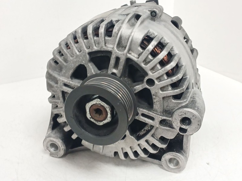 Recambio de alternador para bmw 1 (e87) 120 d referencia OEM IAM 114720  
