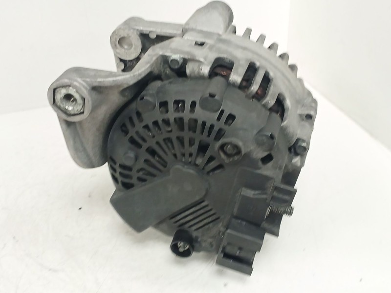 Recambio de alternador para bmw 1 (e87) 120 d referencia OEM IAM 114720  