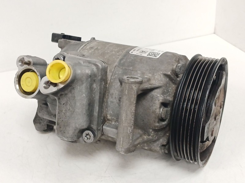 Recambio de compresor aire acondicionado para volkswagen golf vi (5k1) 2.0 tdi referencia OEM IAM 5N0820803A  