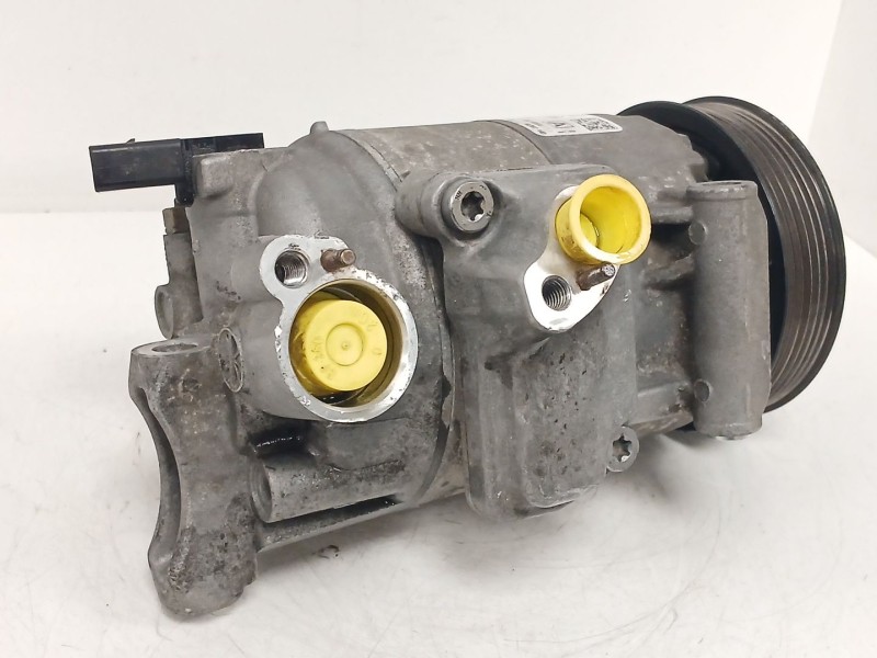 Recambio de compresor aire acondicionado para volkswagen golf vi (5k1) 2.0 tdi referencia OEM IAM 5N0820803A  