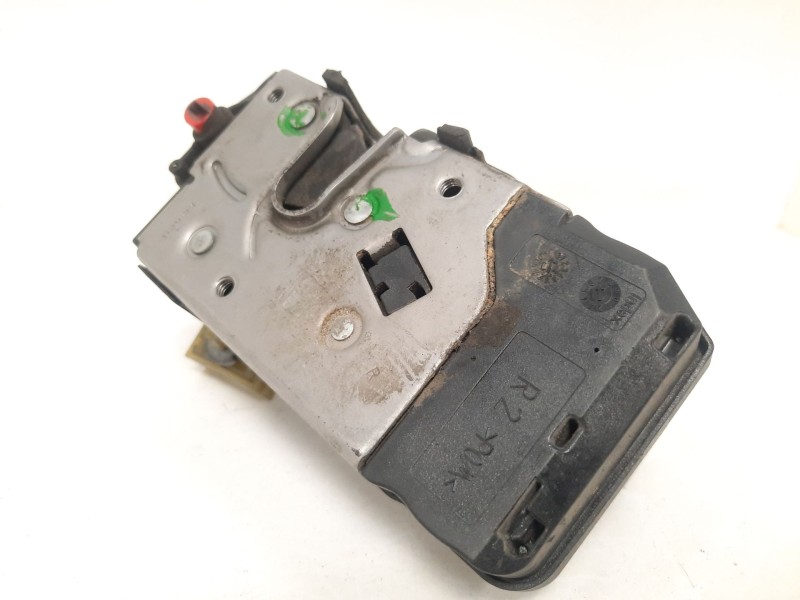 Recambio de cerradura puerta trasera derecha para opel astra h berlina essentia referencia OEM IAM 13210739  