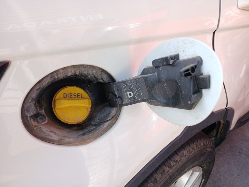Recambio de tapa exterior combustible para land rover range rover evoque (l538) 2.0 d referencia OEM IAM   