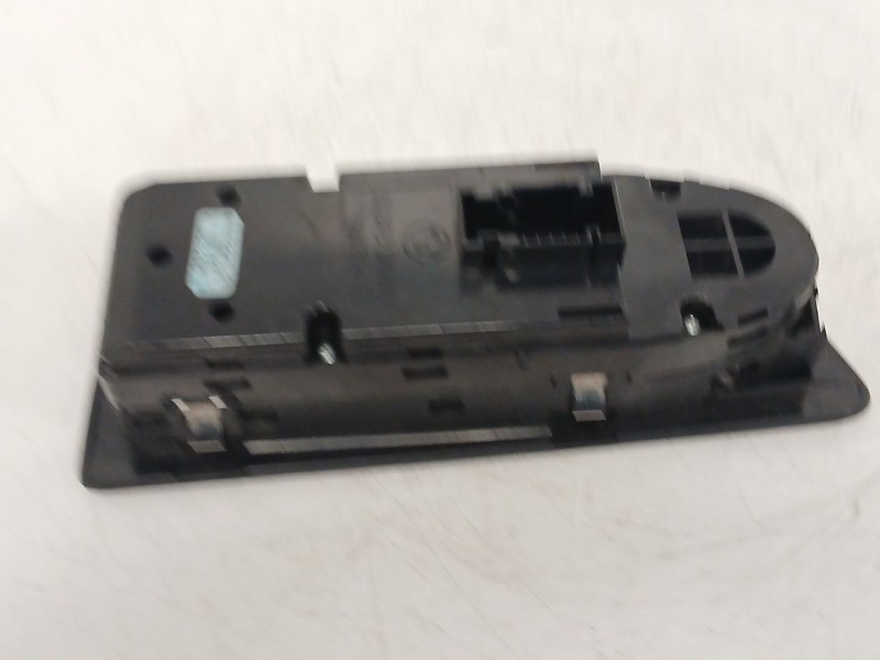 Recambio de mando elevalunas delantero izquierdo para bmw 1 (e87) 120 d referencia OEM IAM 6970020601  