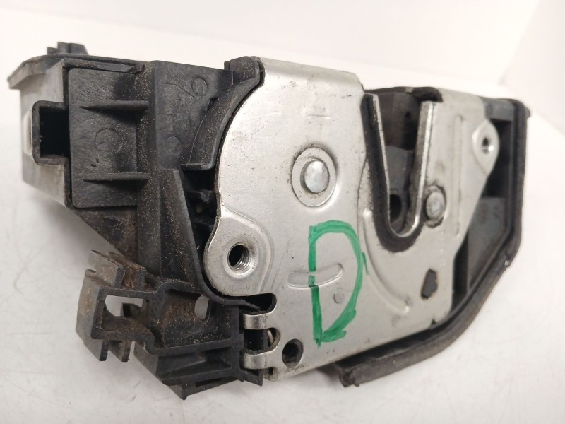 Recambio de cerradura puerta delantera derecha para bmw 1 (e87) 120 d referencia OEM IAM 7167068  