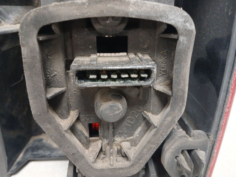 Recambio de piloto trasero izquierdo para peugeot partner (s2) combi pro referencia OEM IAM 6350EC  