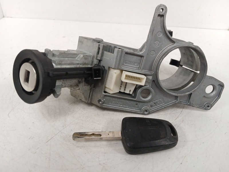 Recambio de conmutador de arranque para opel astra h berlina 1.7 16v cdti referencia OEM IAM  35151 