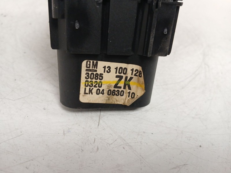 Recambio de mando luces para opel astra h berlina 1.7 16v cdti referencia OEM IAM 13100128  