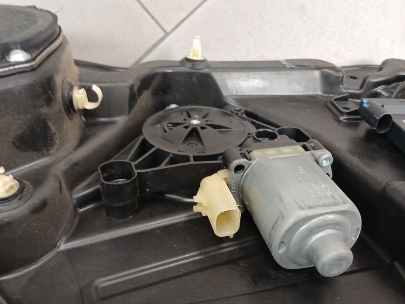 Recambio de elevalunas trasero derecho para jeep compass (mp, m6, mv, m7) 1.4 multiair referencia OEM IAM   