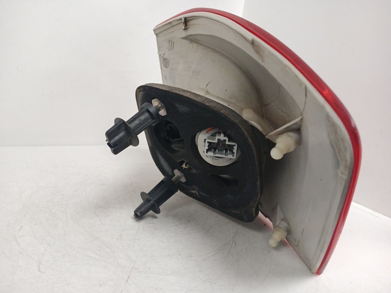 Recambio de piloto trasero izquierdo para ford kuga i 2.0 tdci referencia OEM IAM   