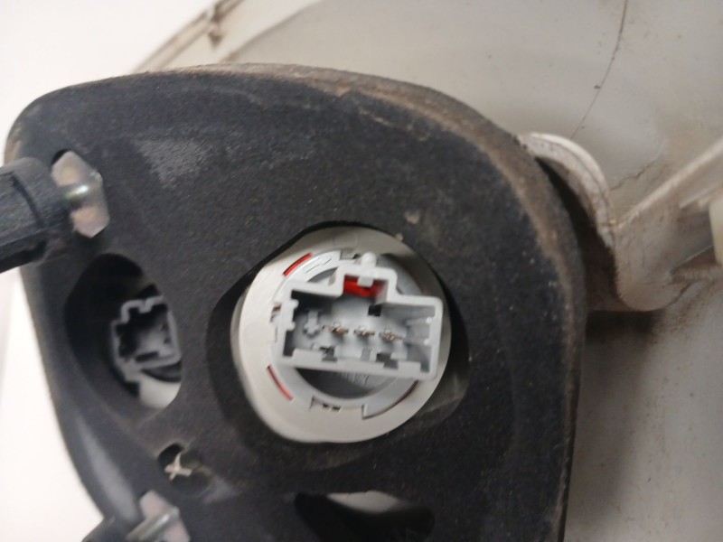 Recambio de piloto trasero izquierdo para ford kuga i 2.0 tdci referencia OEM IAM   