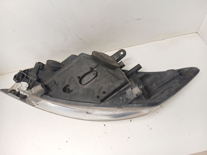 Recambio de faro derecho para ford kuga i 2.0 tdci referencia OEM IAM 8V4113W029  