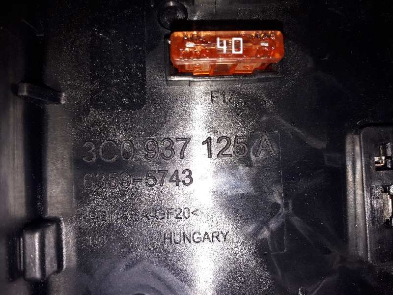 Recambio de caja reles / fusibles para volkswagen passat lim. (362) advance bluemotion referencia OEM IAM 3C0937125A  