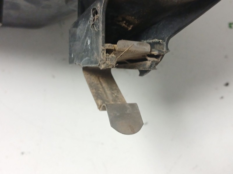 Recambio de faro derecho para ford kuga i 2.0 tdci referencia OEM IAM 8V4113W029  