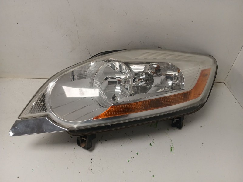 Recambio de faro izquierdo para ford kuga i 2.0 tdci referencia OEM IAM 8V4113W030  