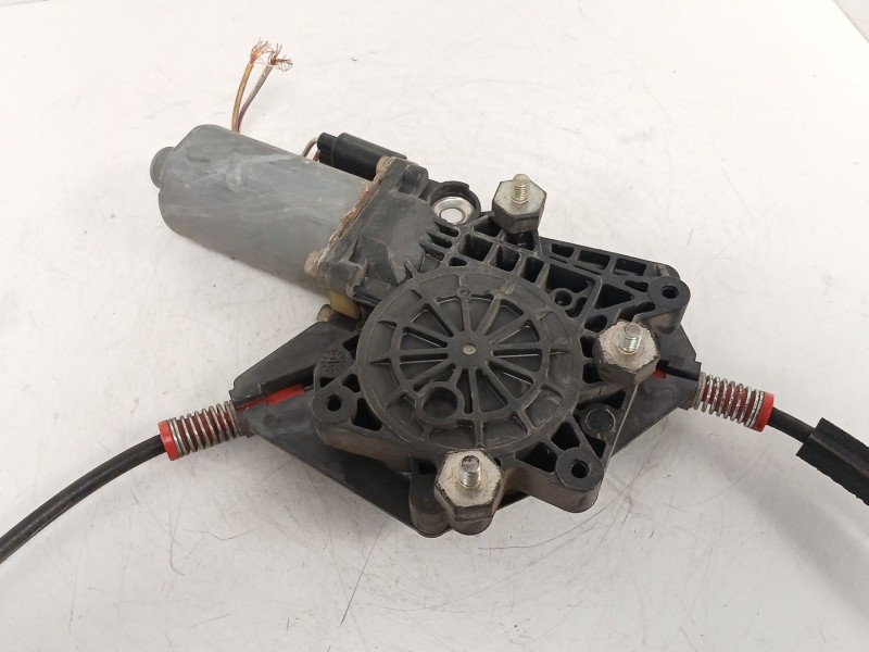 Recambio de elevalunas delantero derecho para ford fiesta berlina 1.8 diesel cat referencia OEM IAM  9364 