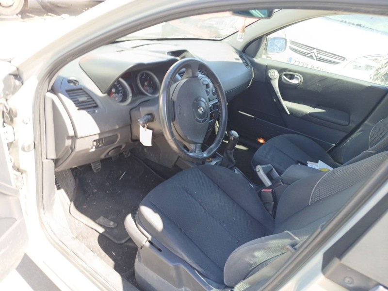 renault megane ii sedán (lm0/1_) del año 2004