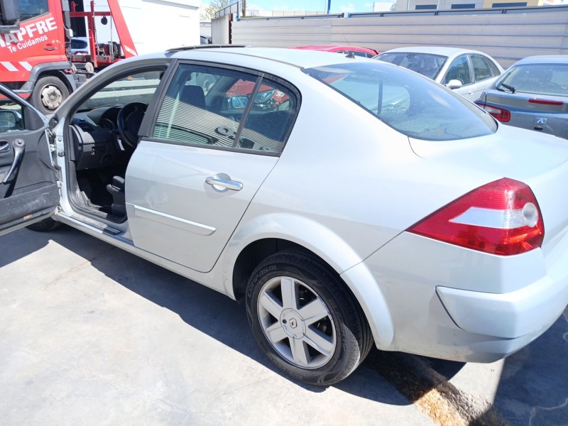 renault megane ii sedán (lm0/1_) del año 2004