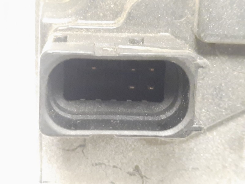 Recambio de cerradura puerta trasera derecha para opel astra h berlina essentia referencia OEM IAM 13210739  