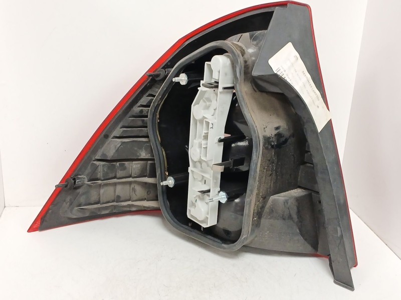 Recambio de piloto trasero derecho para ford focus berlina (cap) 1.6 tdci cat referencia OEM IAM   