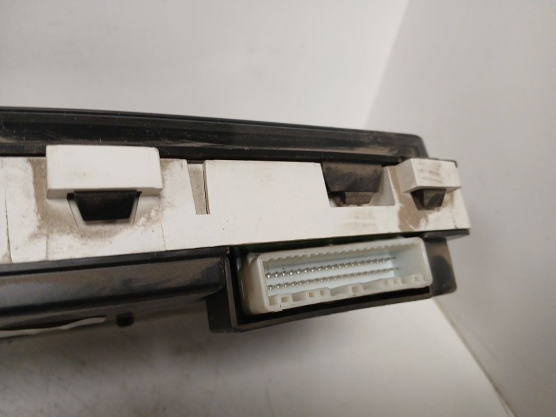 Recambio de cuadro instrumentos para toyota corolla (e12) 2.0 d-cat referencia OEM IAM 8380002C60  