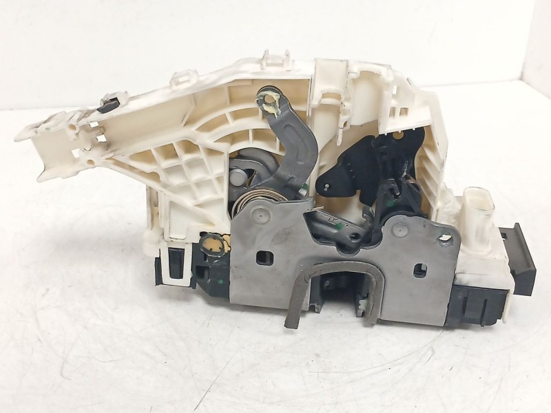 Recambio de cerradura puerta trasera derecha para mercedes-benz clase c (w204) berlina 2.1 cdi cat referencia OEM IAM A204760163