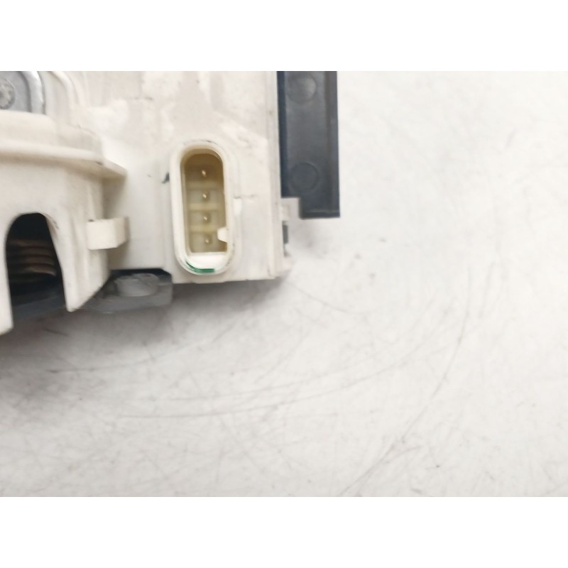 Recambio de cerradura puerta trasera derecha para mercedes-benz clase c (w204) berlina 2.1 cdi cat referencia OEM IAM A204760163