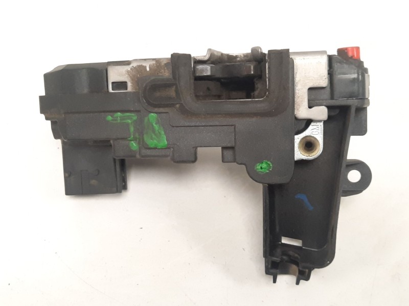 Recambio de cerradura puerta trasera derecha para opel astra h berlina essentia referencia OEM IAM 13210739  