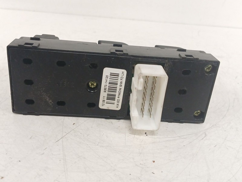 Recambio de mando elevalunas delantero izquierdo para kia cee´d concept referencia OEM IAM 935701H120  