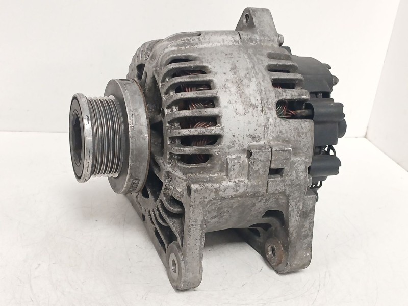 Recambio de alternador para renault megane ii sedán (lm0/1_) 1.6 referencia OEM IAM 8200100907 TG11C011 
