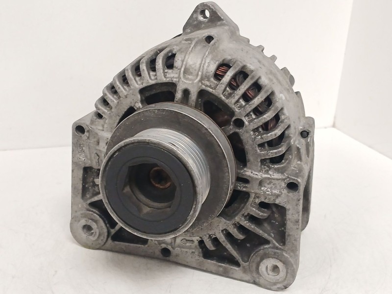 Recambio de alternador para renault megane ii sedán (lm0/1_) 1.6 referencia OEM IAM 8200100907 TG11C011 