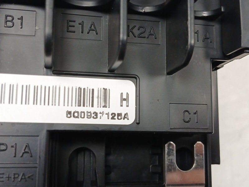 Recambio de caja reles / fusibles para volkswagen golf vii (5g1, bq1, be1, be2) 1.6 tdi referencia OEM IAM 5Q0937125A  