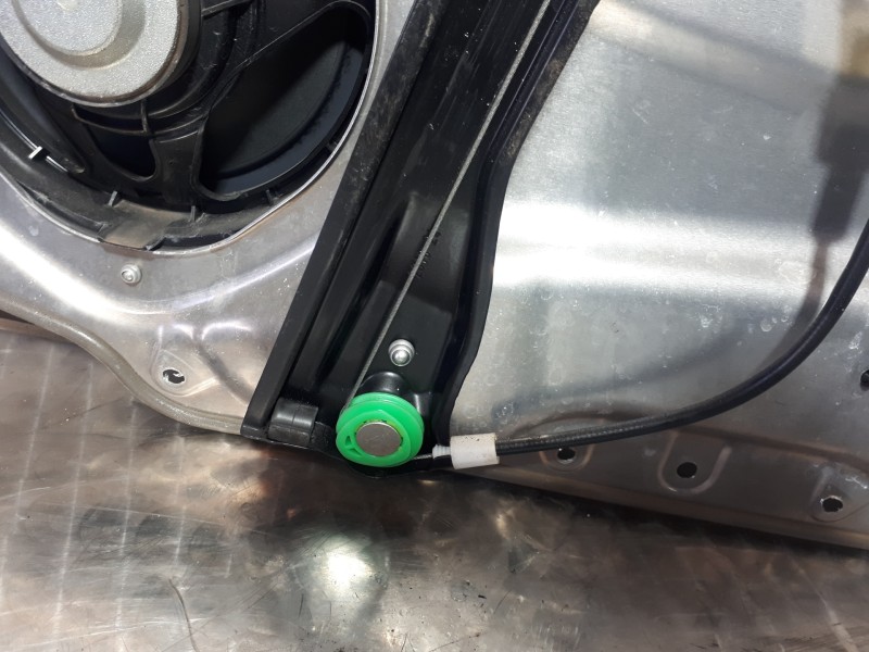 Recambio de elevalunas delantero izquierdo para mercedes-benz clase c (w204) berlina 2.1 cdi cat referencia OEM IAM A2048201902 