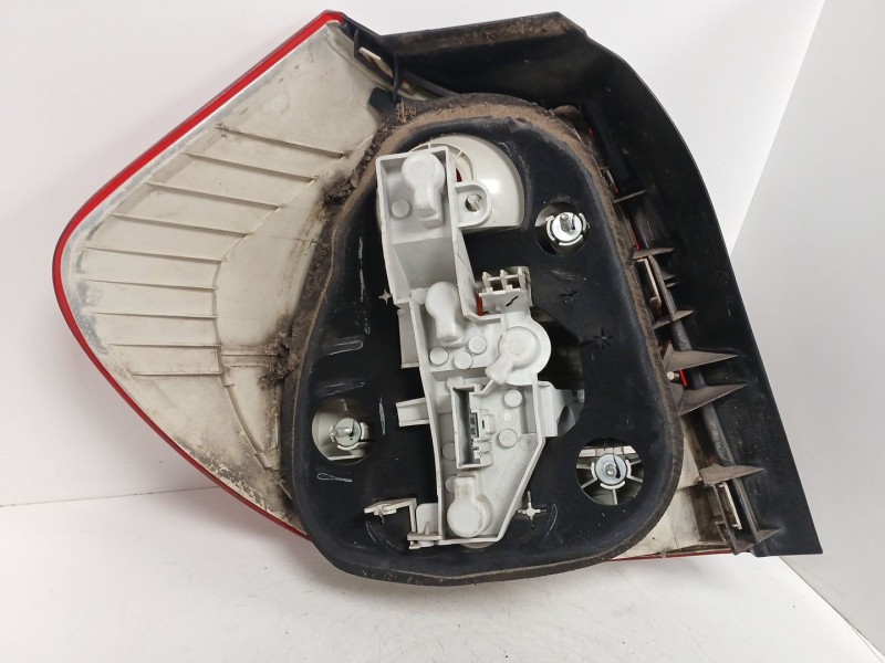Recambio de piloto trasero derecho para bmw 1 (e81) 116 d referencia OEM IAM   