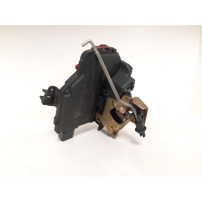 Recambio de cerradura puerta trasera izquierda para audi a4 berlina (8e) 1.9 tdi (96kw) referencia OEM IAM 8E0839015C   Recambio de cerradura puerta trasera izquierda para audi a4 berlina (8e) 1.9 tdi (96kw) referencia OEM IAM 8E0839015C