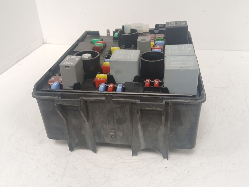 Recambio de caja reles / fusibles para opel corsa e (x15) 1.4 (08, 68) referencia OEM IAM 39068005 0001072 30959L